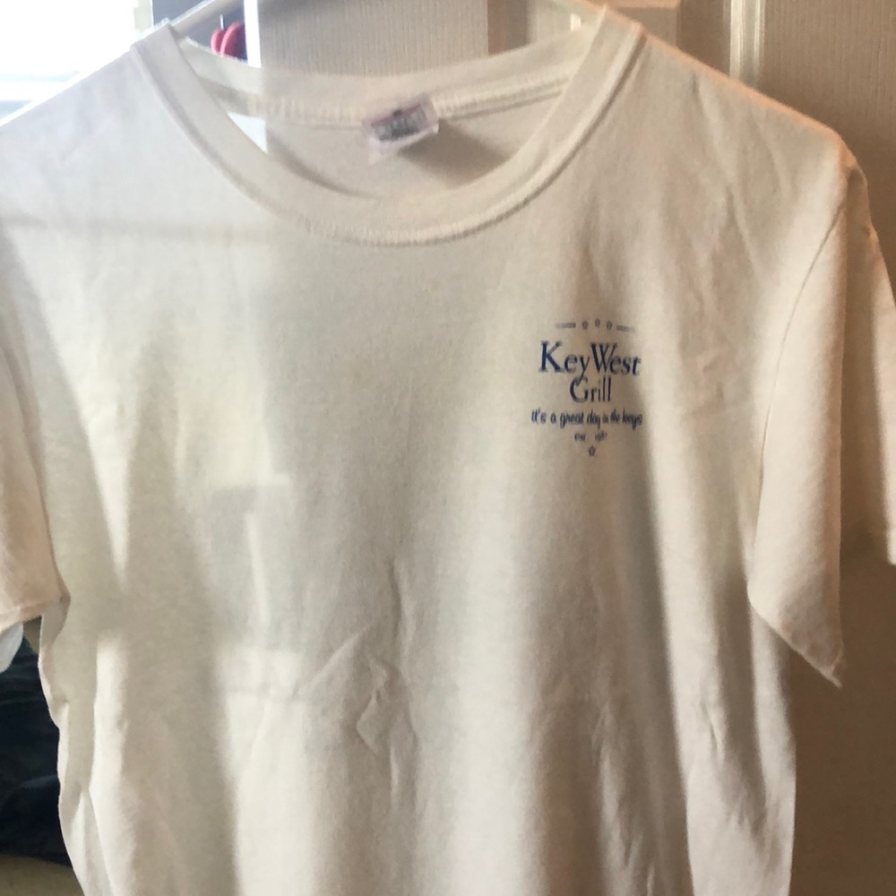 Key west grill t shirt size small